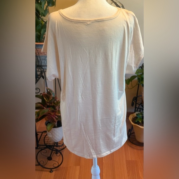 Women’s Ivory Stretchy Cap Sleeves Casual V-neck T-shirt Size Large Polyester - Picture 2 of 11